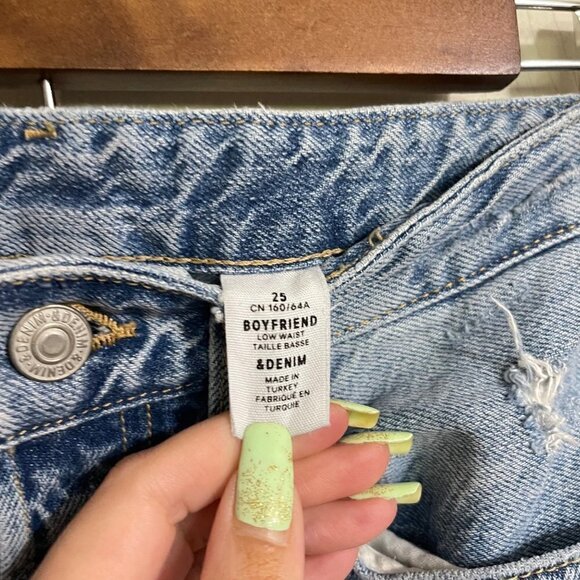 H&M &Denim Womens Light Boyfriend ow Waist Distressed Button Fly Jeans Size 25 - Picture 2 of 8